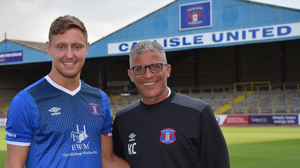 riegaan's tweet photo. The difference. #cufc https://t.co/123ZW6khcn