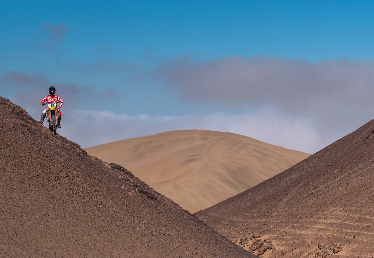 nachocornejo11's tweet photo. Disfrutemos de nuestro desierto con responsabilidad./ Let's enjoy our desert in a responsible way 🌅🌵🙌🏻.
#Tarapacá #YoAmoTarapacá
📸: #EVFX https://t.co/c8VwfBpttf