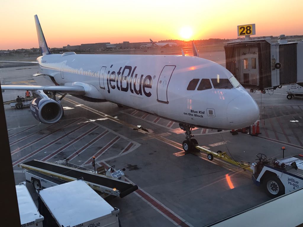 cristylugo's tweet photo. Hey @DonnieWahlberg @JetBlue knows who's got the Right Stuff! Meet our plane Blue Kid on The Block @joeymcintyre @jordanknight @dannywood https://t.co/HHJQViAHF8