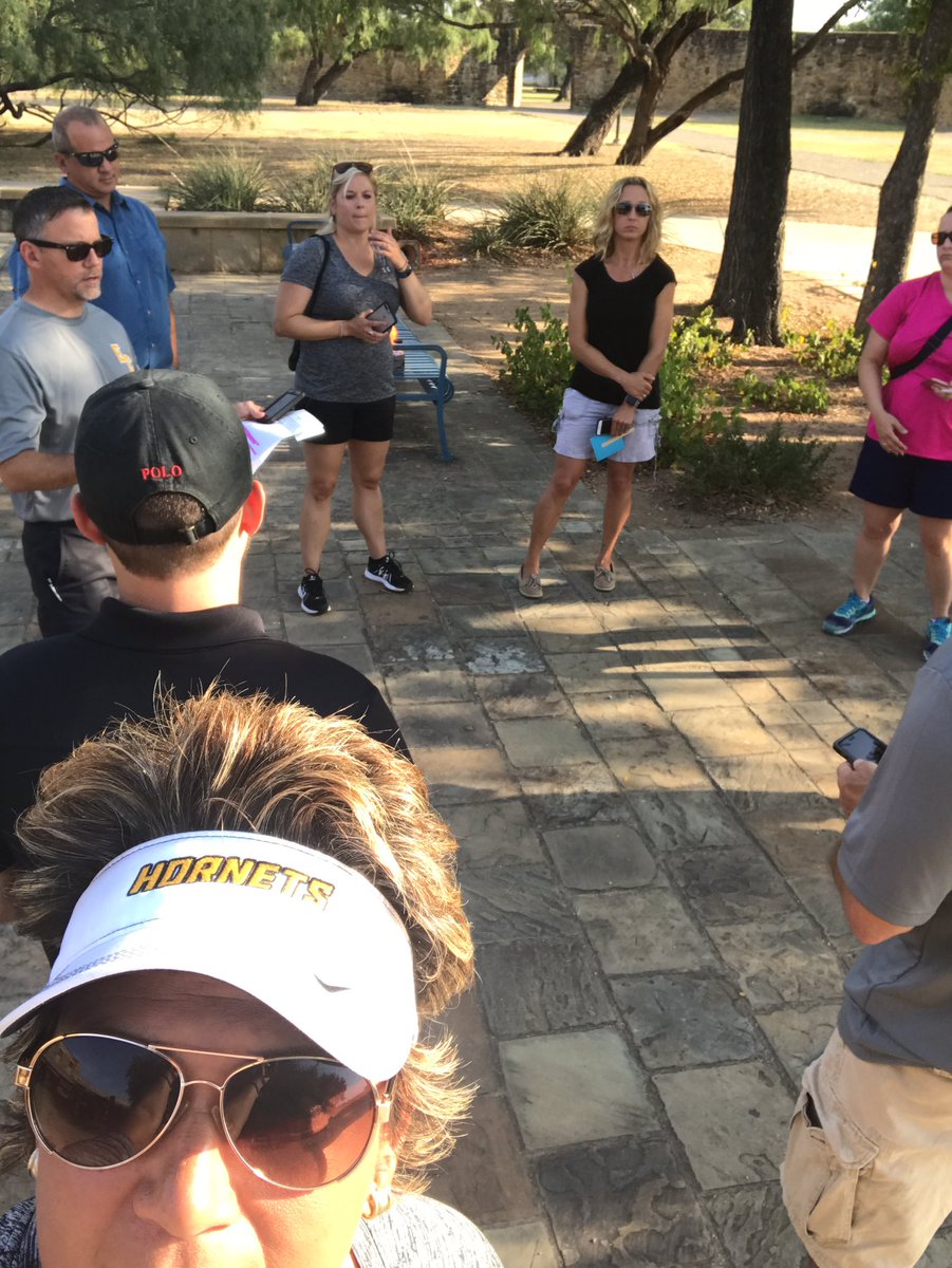 ArriolaSuzette's tweet photo. EC Leaders Learning #getoutdoors #ecld17 #ecisdtweets @ArriolaSuzette @ECISDtweets https://t.co/Mfm6KlJoxS