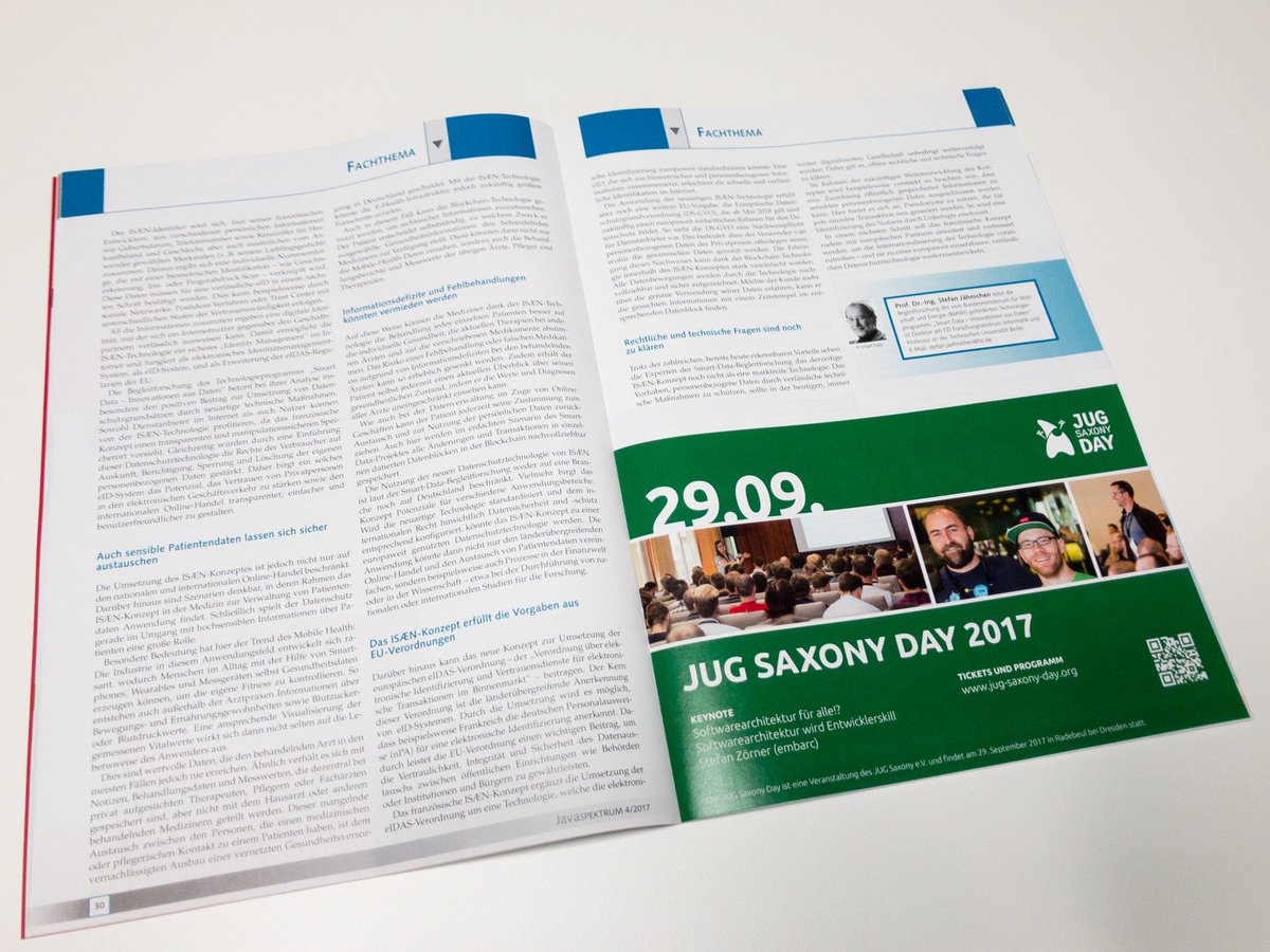 jugsaxony's tweet image. gerade reingekommen. Werbung für den #jsd2017 im #JavaSPEKTRUM. Danke @SIGSDATACOM - INFO nur  noch 25 Tickets… jug-saxony-day.org/ticketbuchung/