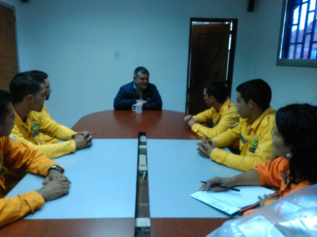 PCADMiranda's tweet image. Director de #PCMiranda, Víctor Lira, se reúne con directiva del &quot;Grupo de Rescate y Salvamento Cóndor I&quot; para conocer sus necesidades