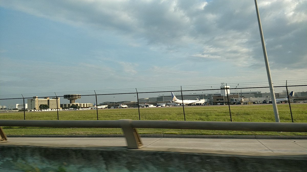 PocketRev's tweet image. Aqui en las tierras de @LaloRacer1 🙄