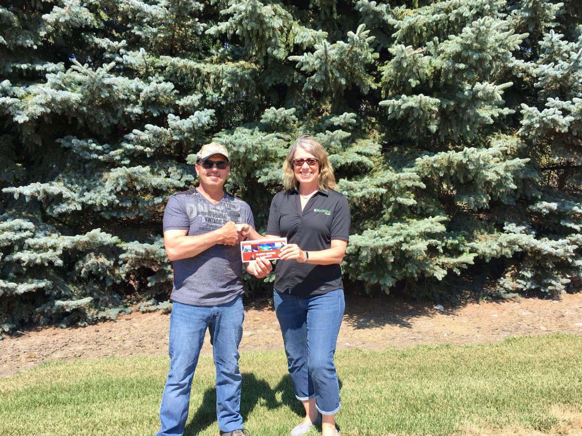 FPGenetics's tweet photo. Congratulations to Brad Schemenauer for winning the $4,000 travel voucher! #AIM17 #PassporttoSuccess #NorthStarGenetics #FPGenetics https://t.co/BOCvtKcWtC