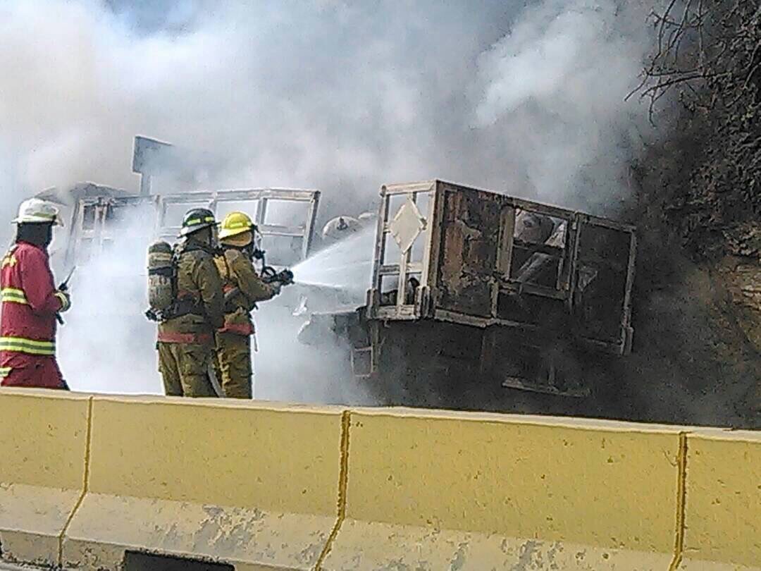 SanAntoniosomos's tweet photo. Situación controlada en el Kilómetro 19 de la panamericana. #1Agosto https://t.co/HzK3gcc6hQ