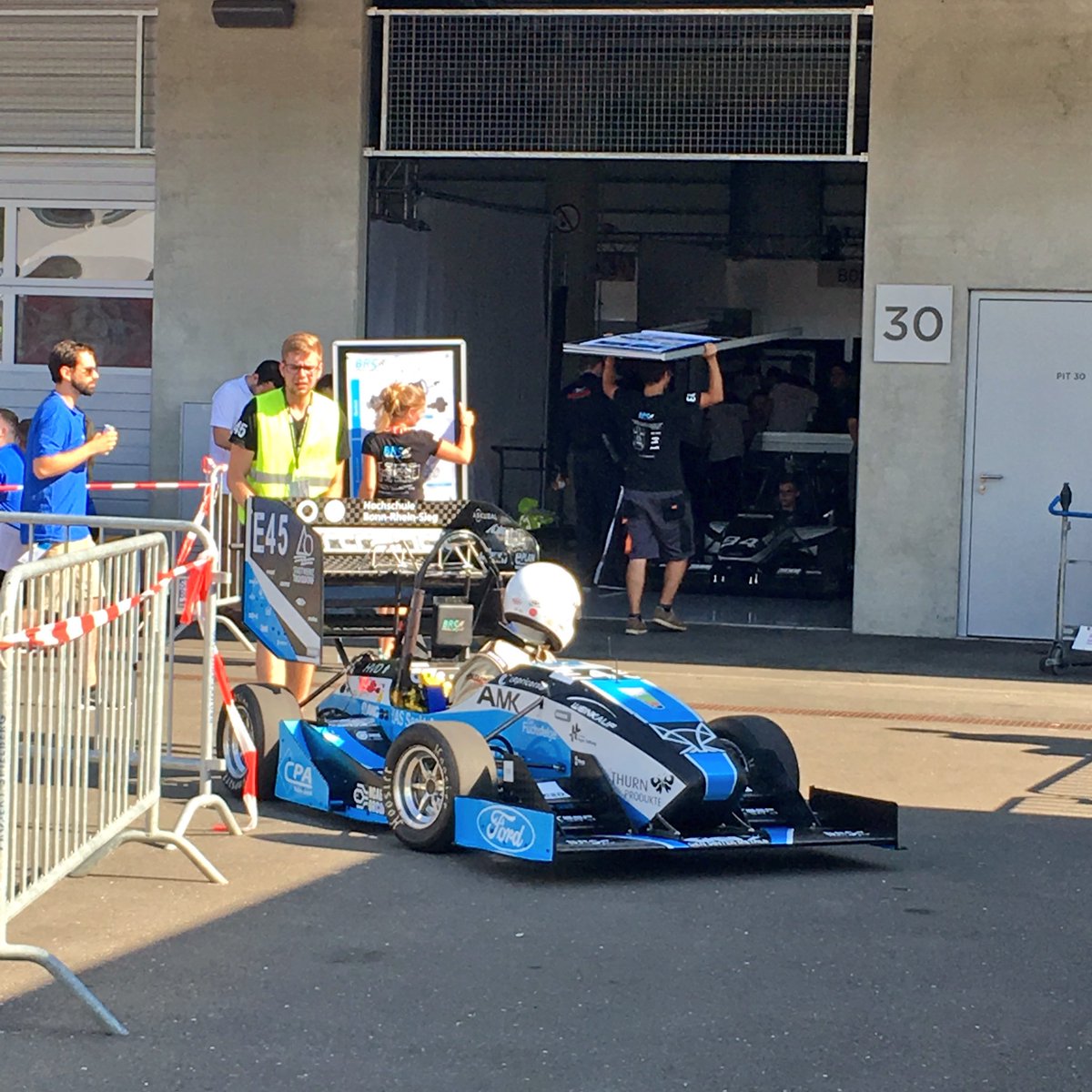 EcurieAix's tweet image. Just do it! #EngineeringDesignEvent #CostReport #FSAustria2017 @BRS_Motorsport