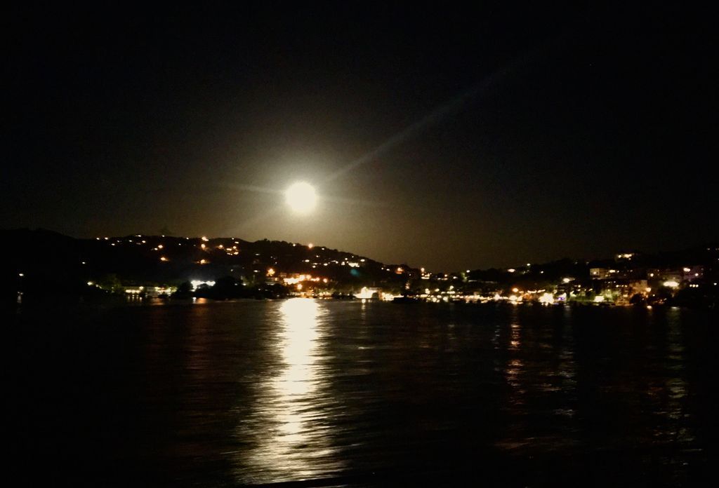 CBWS_VI's tweet image. Sometimes the best part of the sunset sail comes after the sun goes down #stjohn #usvi trip buff.ly/2w3MHDh