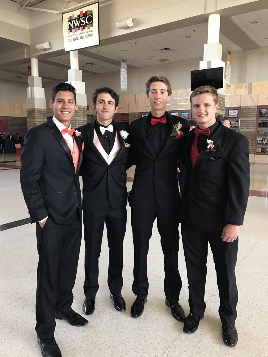 EullNick's tweet photo. Happy 17th birthday to one of the best bros out there hope its a great one!🎉🎉😝 @reesenorby https://t.co/16taGBZYuv