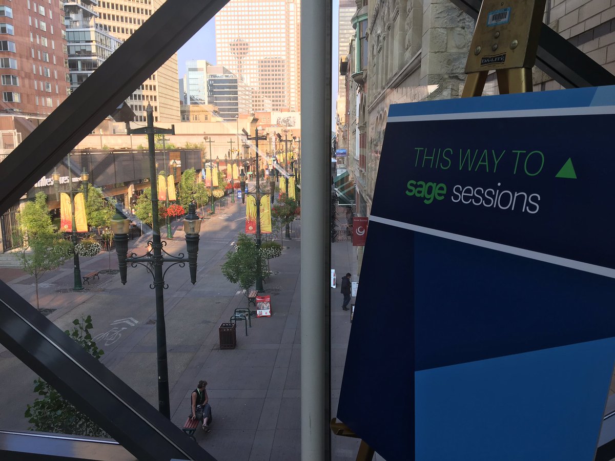 StruthersPaul's tweet image. Full house (again!) #sagesessions. Had to bring in more tables. Love passion of Alberta business builders!