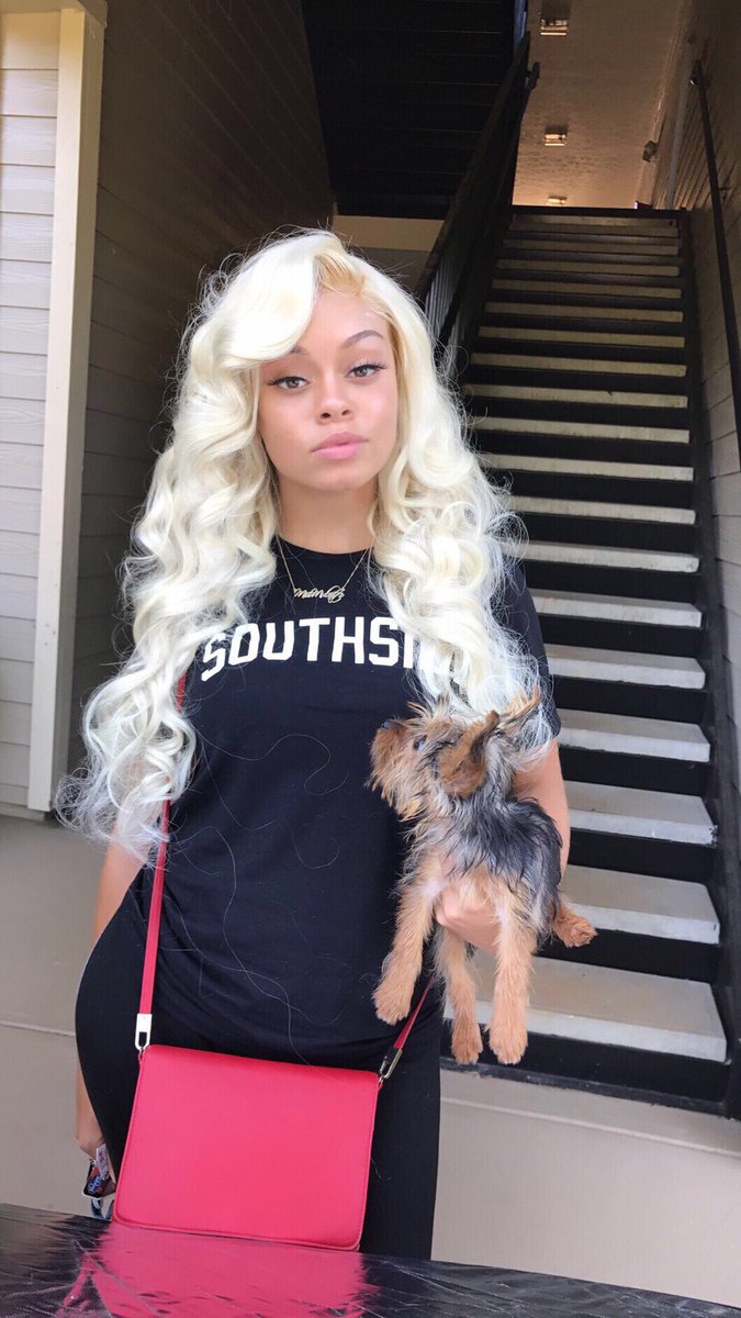 Latto's tweet photo. 👸🏼 Barbie doll 💩 https://t.co/j4GhhIiivw