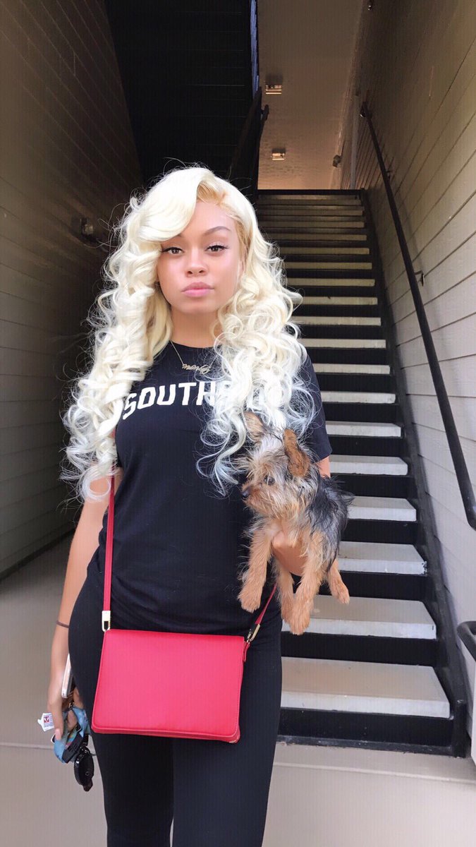 Latto's tweet photo. 👸🏼 Barbie doll 💩 https://t.co/j4GhhIiivw