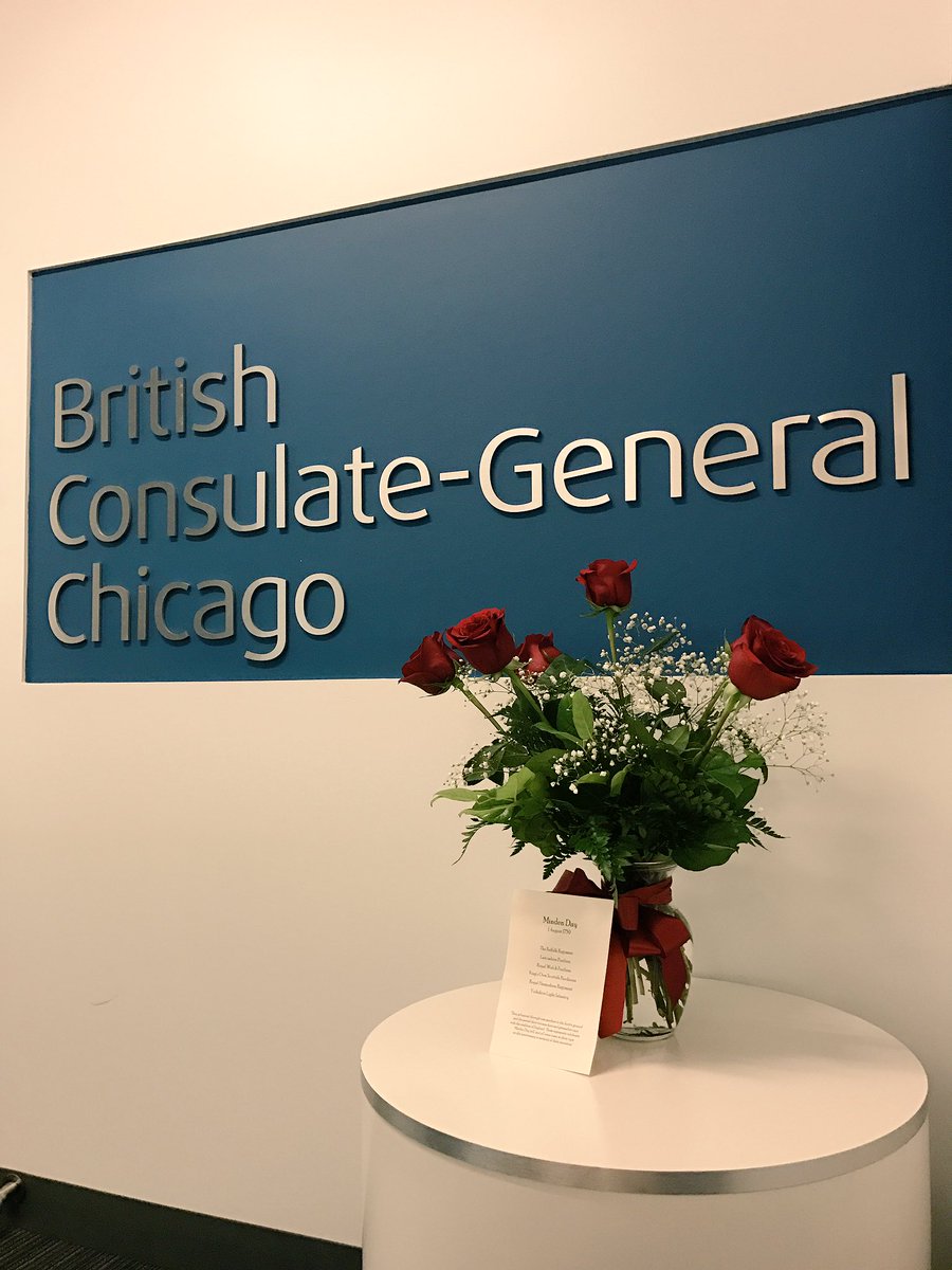 martin_whalley1's tweet photo. For 50 yrs the UK Consulate, Chicago has received 6 red roses on Minden Day from a mysterious sender.To whoever the sender is - thank you! 🌹 https://t.co/5HKVuanqju