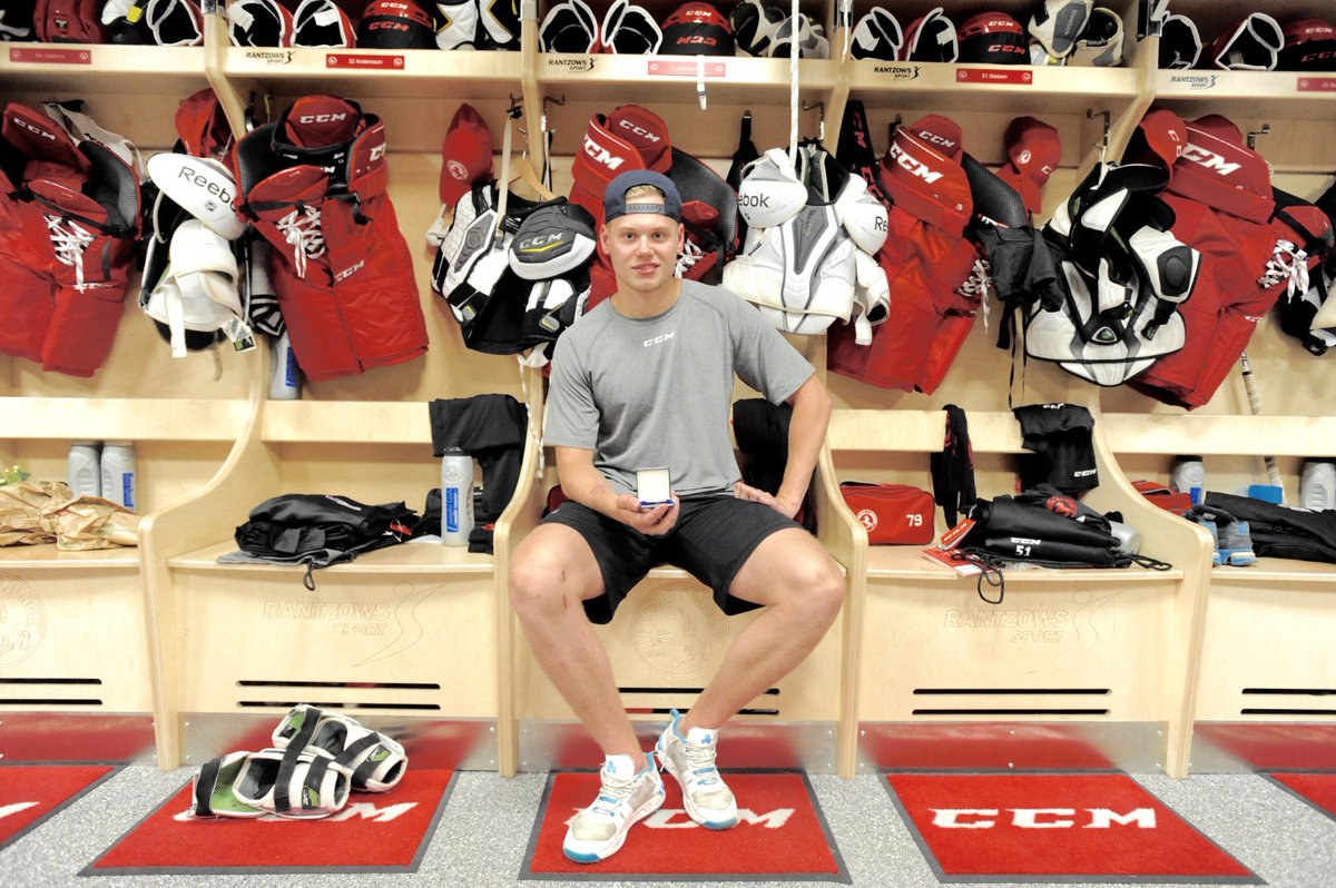 Inte nog med en som fick <a href="/SMLsporten/">SML Sport</a> guldmedalj. Det blev TVÅ!
smalanningen.se/article/det-ar…
#twittpuck <a href="/JacobLarsson3/">Jacob Larsson</a> <a href="/OscarFantenberg/">Oscar Fantenberg</a>
