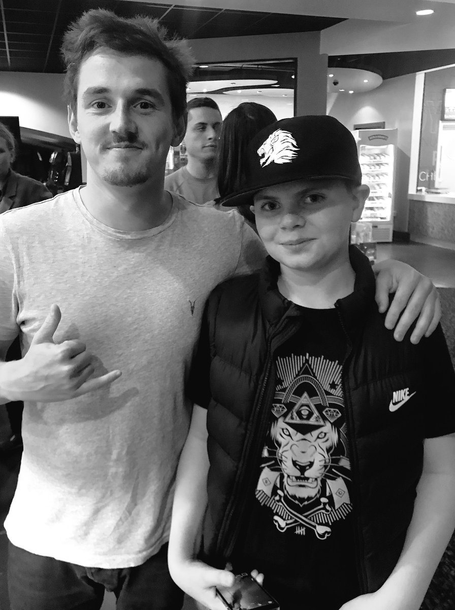 Syndicate's tweet photo. Absolutely lovin it! 
Bumped into this lad at the cinemas rocking the @SyndicateOG! 🤙 https://t.co/rYHF6ngqc7