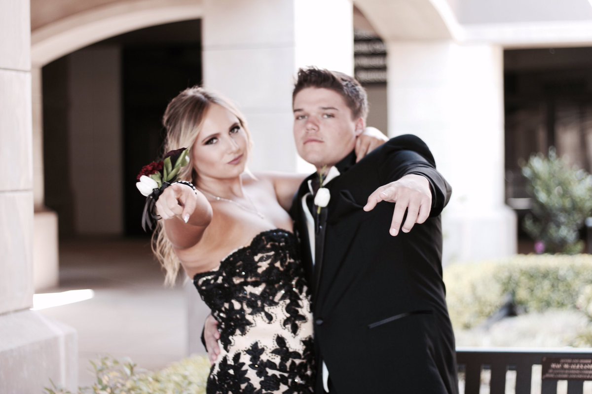 daltonhackworth's tweet photo. Happy national girlfriend day to the best girlfriend i could ask for❤️ i love you😘 https://t.co/IH5YiBItax