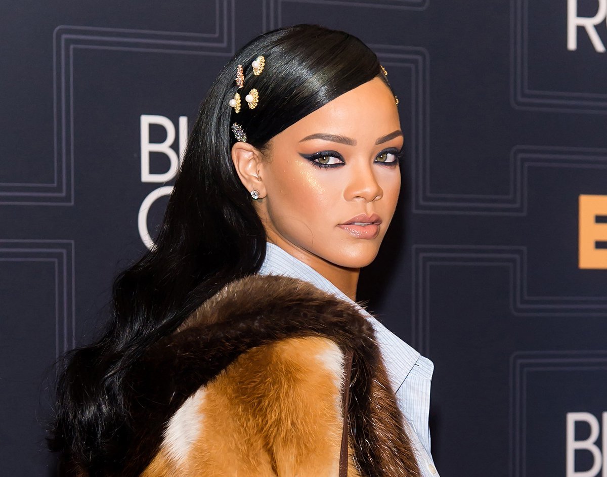 Fenty Beauty, Rihanna's Makeup Line, Officially Has a Launch Date glamour.com/story/fenty-be… #BeautyMakeup