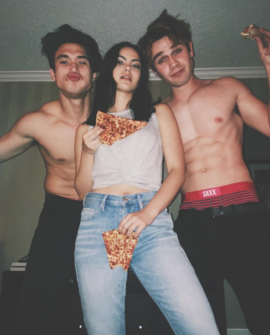 DGKBUh0XUAAbWBv.jpg:large