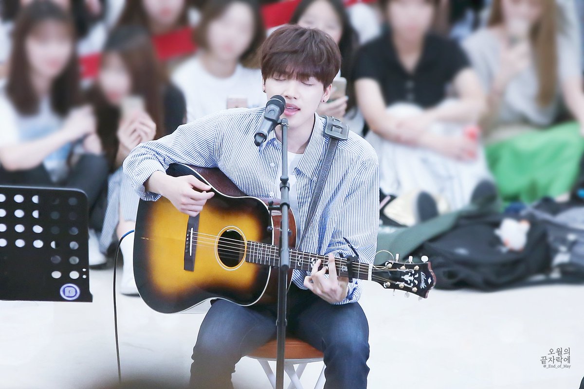 _End_of_May's tweet photo. 170623 마인드유 버스킹 투어 코엑스 #정세운

#세운아데뷔축하해 ❤
@sewoon_jeong https://t.co/pHAgo4hbo8