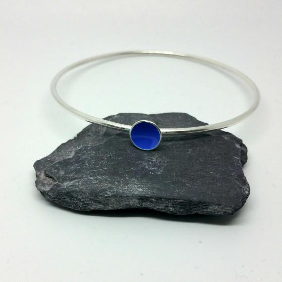 MaisyPlum2's tweet photo. Sterling Silver &amp; Enamel Bangle https://t.co/upT6fYqy0h #SBS #eshopsuk #BohoBangleSet https://t.co/njOX0Pyv1M