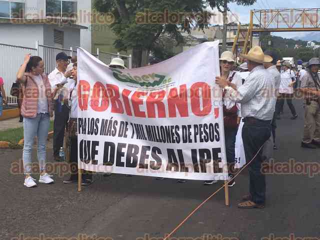 alcalorpolitico's tweet photo. Exige COPIPEV a FGE avances de denuncias contra anterior administración del IPE
#COPIPEV #FGE #Veracruz
https://t.co/LIb5ndVdyv https://t.co/8K397DVxMq