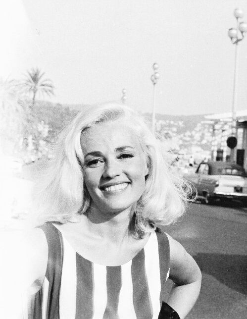 irmadesmond's tweet photo. Jeanne Moreau photographed on the set of 'La baie des anges' | 1963 https://t.co/j0AfDcDgRh