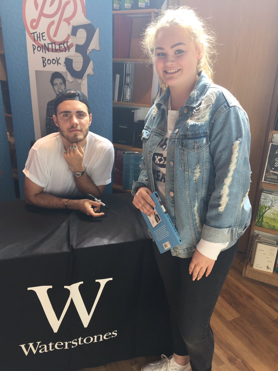 maddiedwardsx's tweet photo. It was so lovely meeting both of you today, the book looks amazing🎉❤️ #Pointlessbook3 @PointlessBlog @MaddieChester https://t.co/ZpOjJ1wa5H