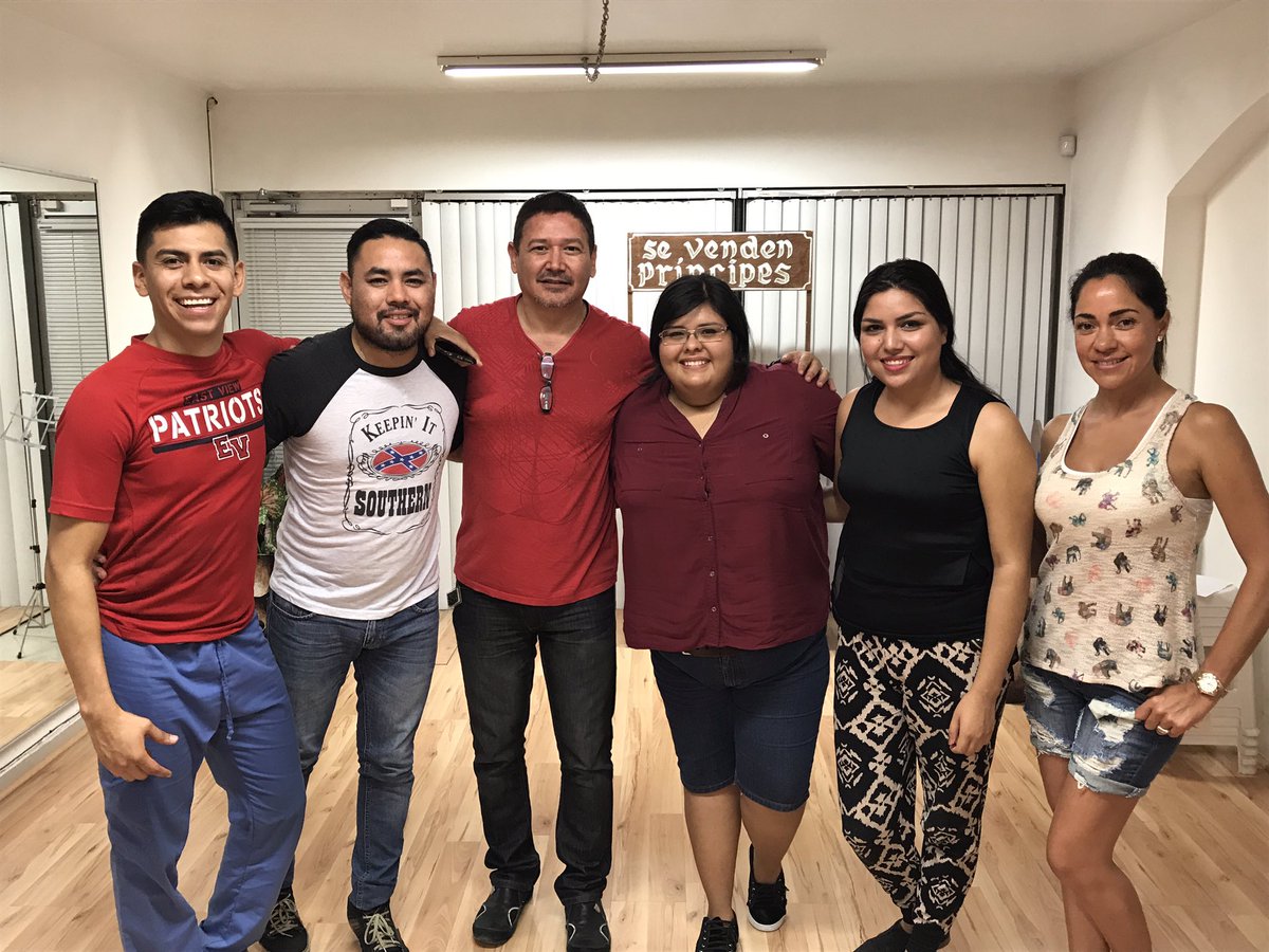 spectacular_mx's tweet photo. Curso de Teatro con @PaezQuique Todos los Lunes de 8pm a 10pm Informes con @soto_rodolfo @patitace3 #teatro https://t.co/0cQfQ4XWpT