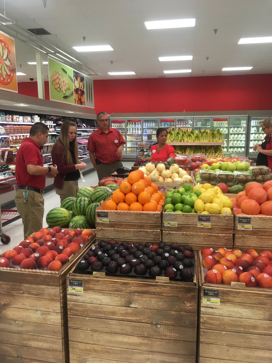 GaradaVilla's tweet photo. #growerbox training! Thank you so much @erikacalahan and #T614 team for hosting! @drew_arrington @angel_yanke @ginajoosten #D250 https://t.co/WVoSwWF98P