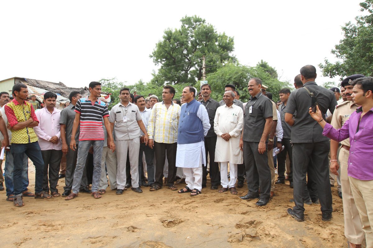 vijayrupanibjp's tweet image. On the 3rd day of my stay at Banaskantha, visited flood affected villages to assess loss and damage caused due to heavy rain.