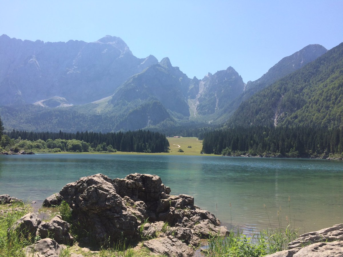 LignanoSabb's tweet photo. Oggi le biciclette di #Lignano Sabbiadoro Gestioni hanno conquistato i laghi di Fusine! Dal mare alla montagna 🚲
#FVGLive #MyLignano https://t.co/JDPzqhukvM