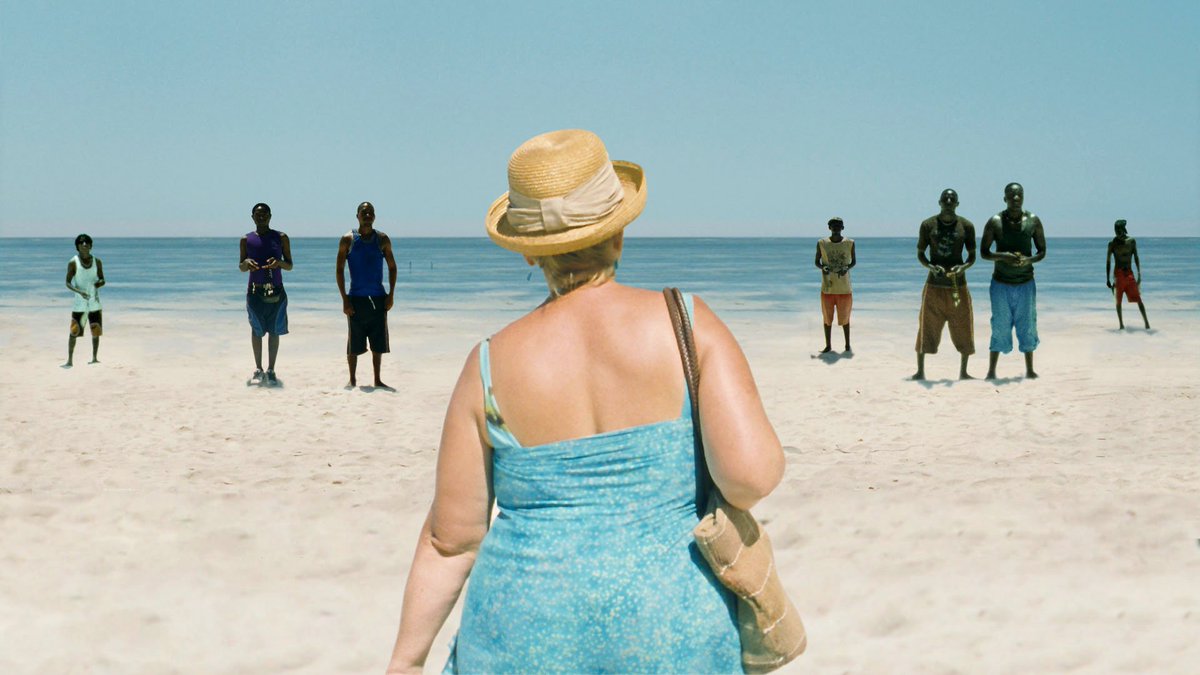 vruizt's tweet photo. La trilogía "Paraíso" de Ulrich Seidl: decadencia en caída libre. Me voy a tomar un gemišt a ver si se me pasa. #cine #durete #recomiendo https://t.co/rplLbIvDWt