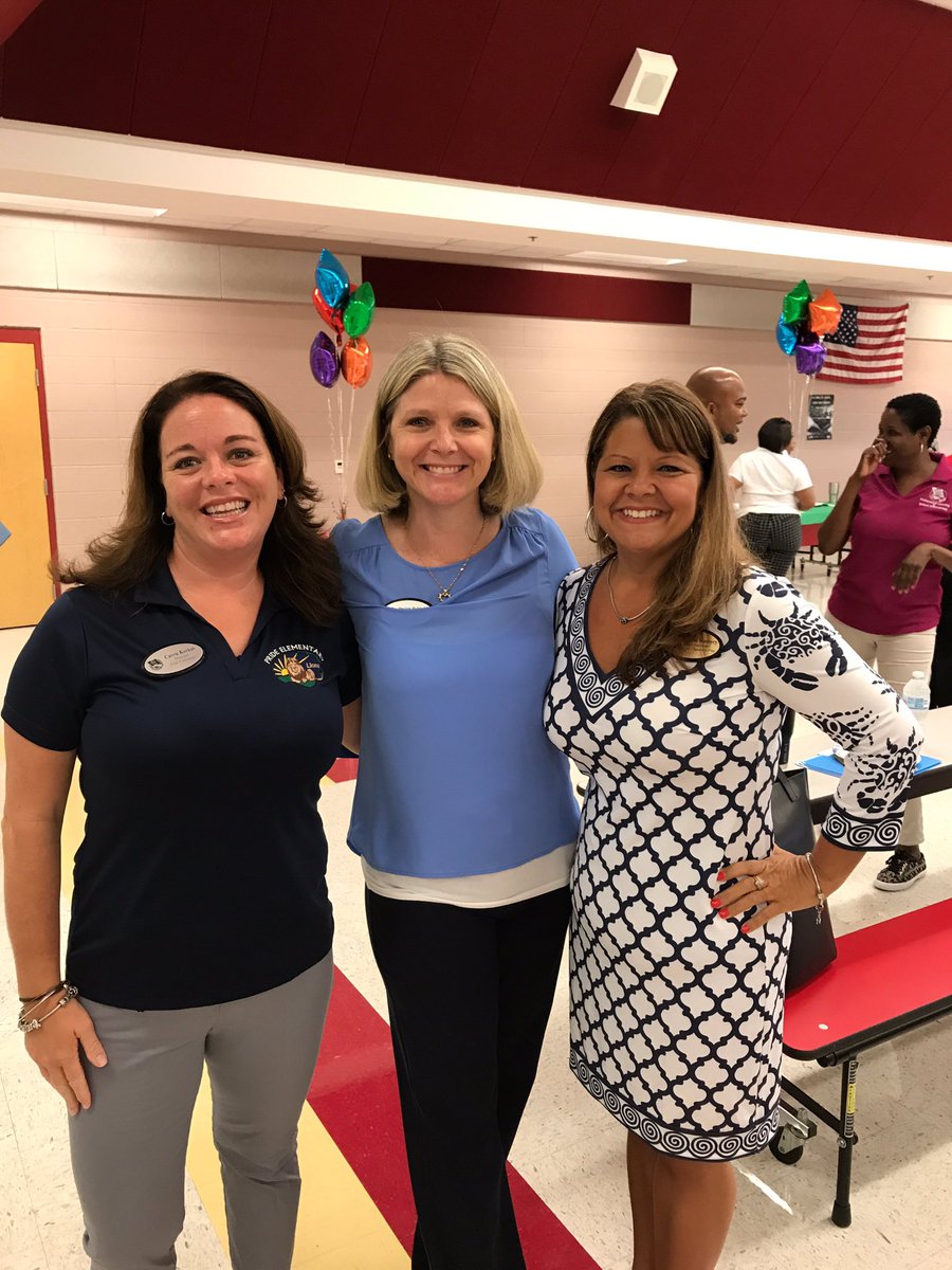 carrieadevaney's tweet photo. Instructional tech integration+ELA curriculum+school based leadership=powerful PLN! Learning never stops! @DLRybinski @MKestoryVCS #VCSSLT https://t.co/XfdRwDyOU8