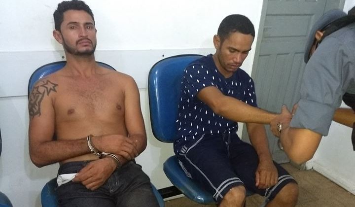 imirante's tweet photo. Dupla é presa com réplica de arma de fogo, em #Imperatriz
https://t.co/EQhk3HAvJD #armafalsa #ameaças https://t.co/K4gqLaRczT