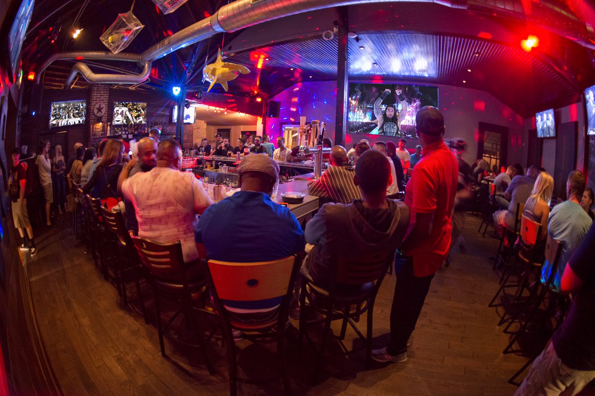 JimmysSeafood's tweet image. The Big Dog @WWERomanReigns is featured on our new 4K FamousVision screens, installed in time for #SummerSlam, #MayweatherMcGregor, &amp;amp; #NFL!