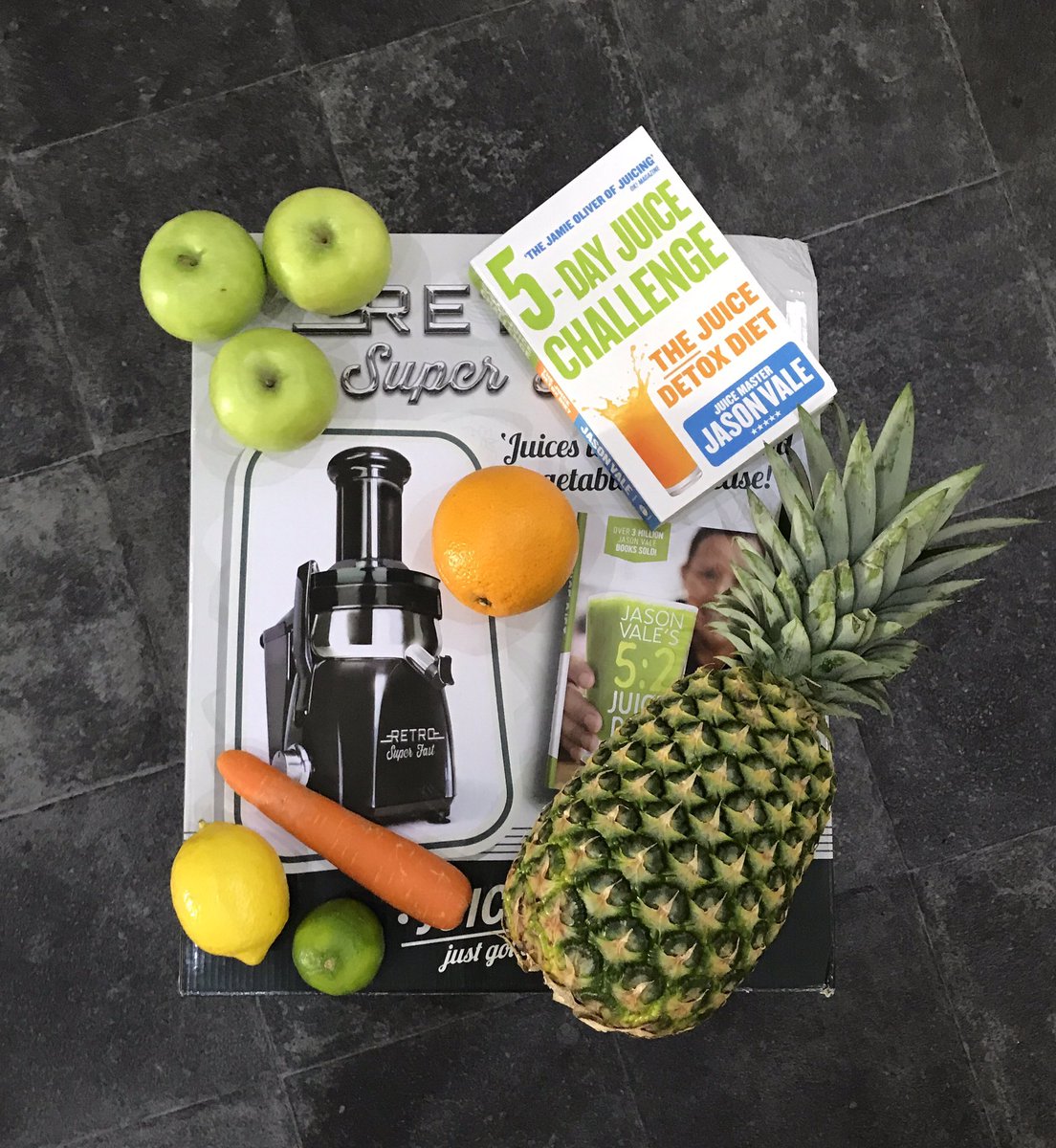 DesignFootnotes's tweet image. I&apos;m posting on here so I actually have to do it! The #5dayjuicechallenge has begun. @juicemaster ...Day 1 was a blast. #juicemaster #juicing