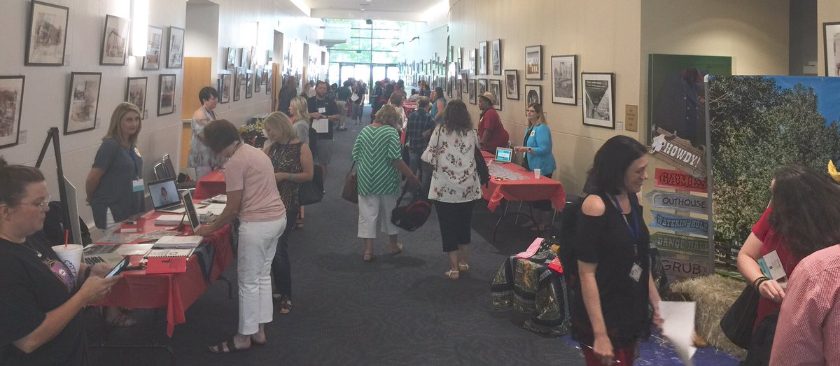 ABEA round up, vendor booths, silent auction and raffle are happening now!!! General session starts at 1:30. #HavingFun #Learning #AbeaCon17