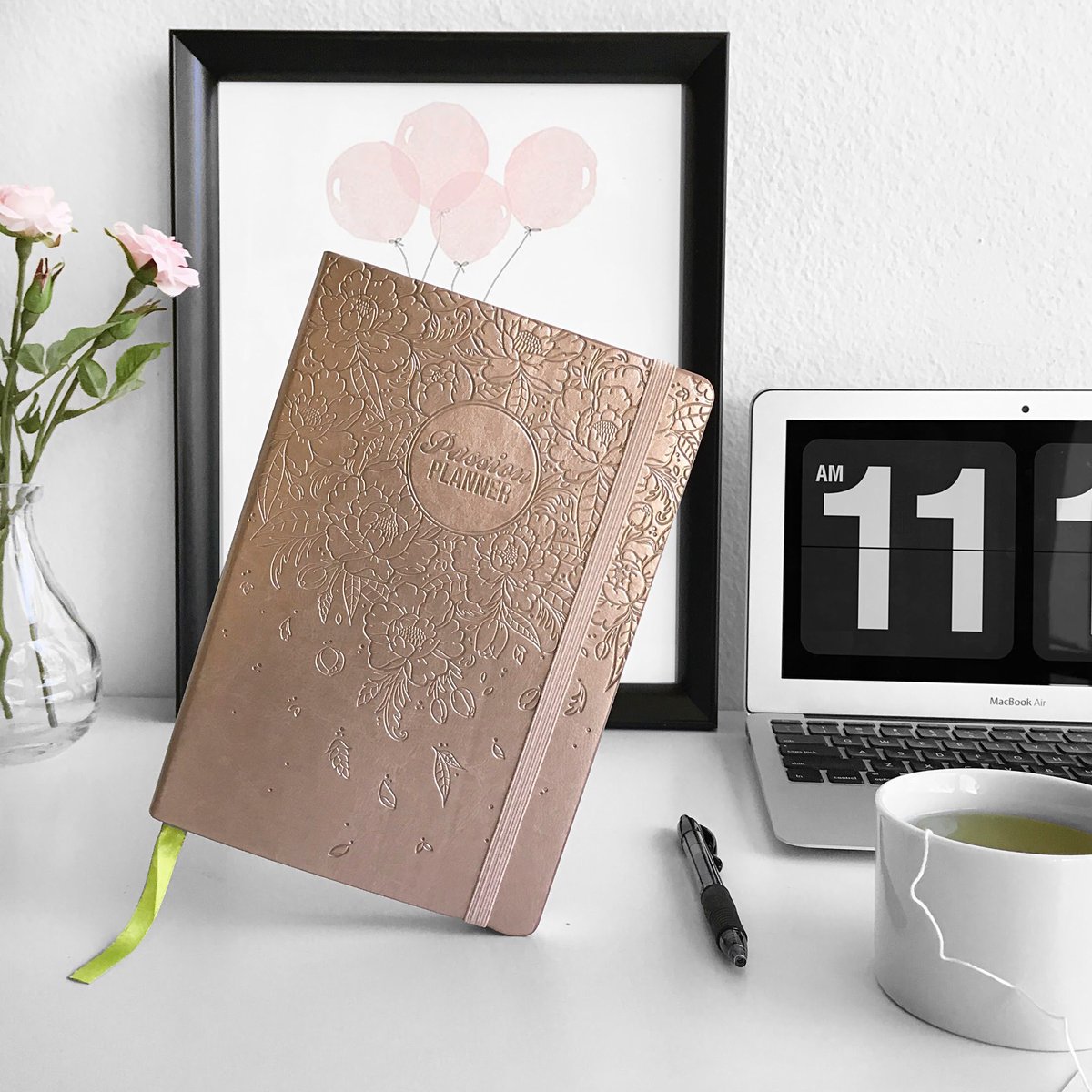 passion_planner's tweet photo. Last, but not least! Introducing our Limited Edition Rose Gold Blossom #PassionPlanner!✨ Reply w/ 🙌  if this one's your favorite! https://t.co/WXaVEOFPzP
