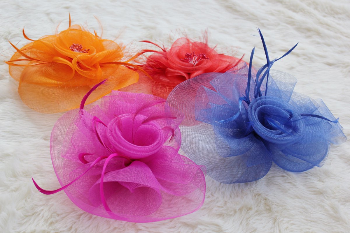 BellaVMobile's tweet photo. #fascinator https://t.co/BhgjogMC5J