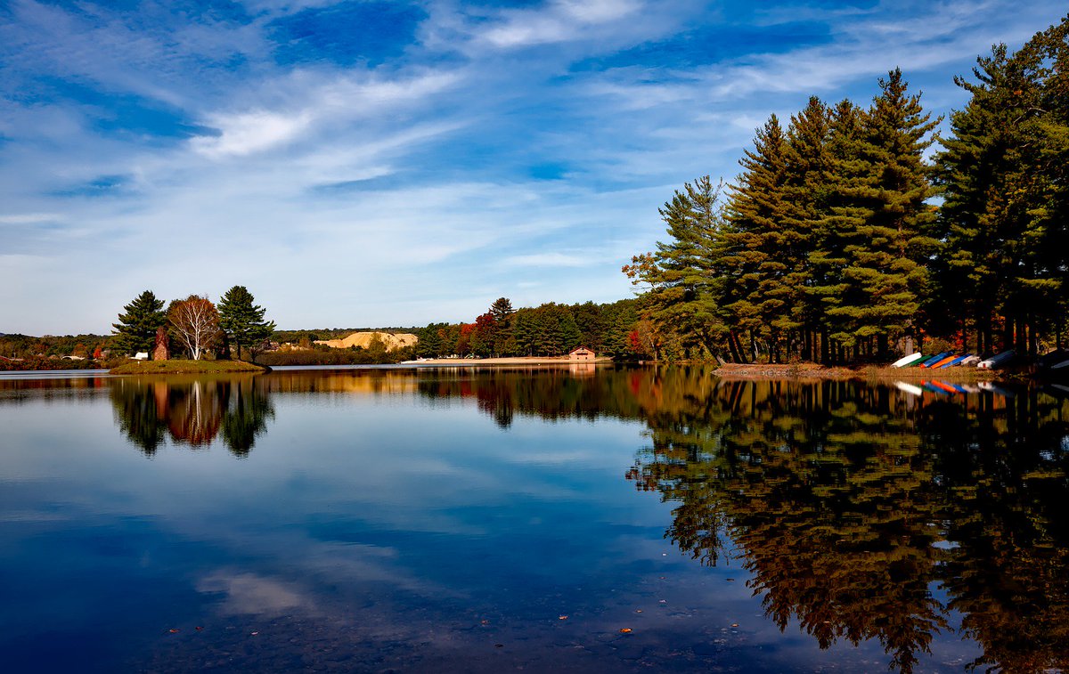 Capewell_Lofts's tweet photo. Find the perfect staycation by taking a look at Attractions of America's top 10 attractions for our state. https://t.co/fzb54tt2uu https://t.co/z8o4I81p77