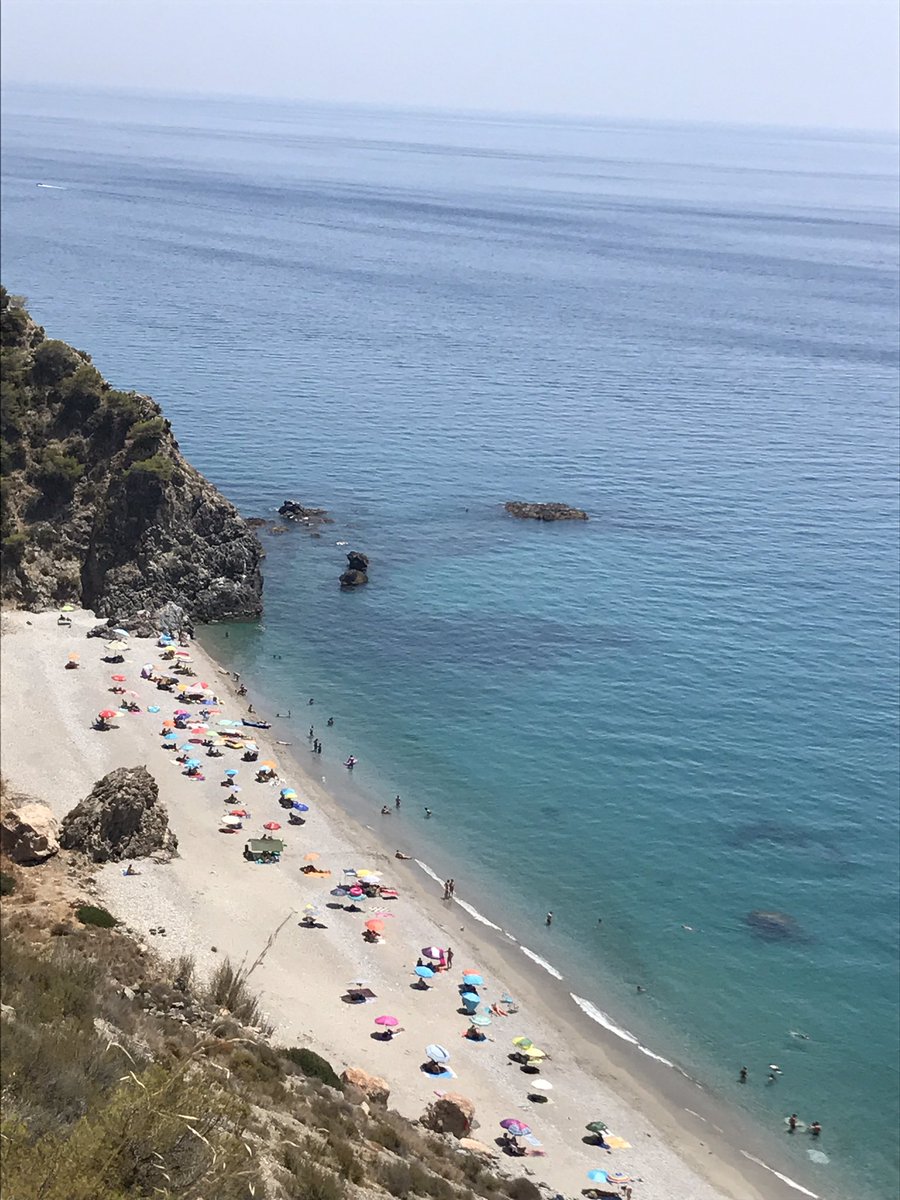 VillAndalux's tweet photo. Route van Nerja naar La Herradura met prachtige baaien en natuurlijke stranden https://t.co/FxN82BCeFa