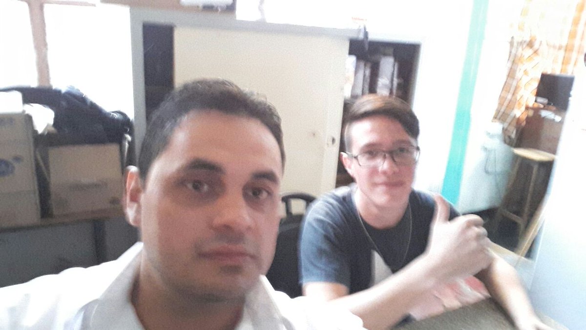 cesarhernan76's tweet photo. Con @Gerfreaza recorriendo la facultad. https://t.co/pknNjvRAuS