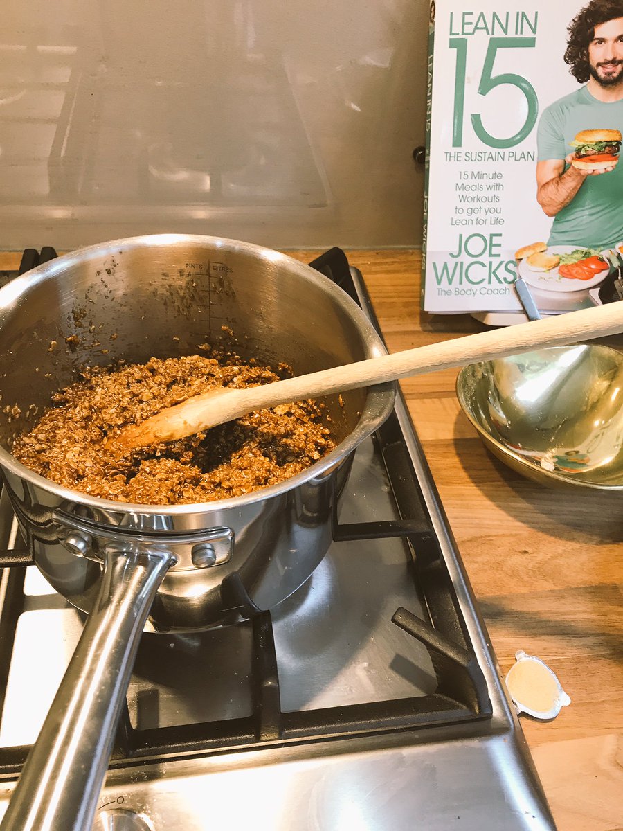 ellen_wilko's tweet photo. The flapjack off is on!!!! @weareapplied https://t.co/y2uaOI2SUz