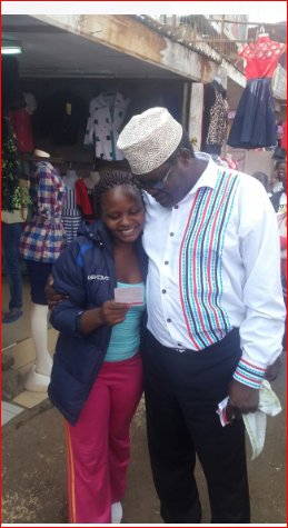 MigunaMiguna's tweet photo. 1) The #IntegrityTeam was deeply imbedded in KAWANGWARE MARKET. Everywhere we went, the RECEPTION was the same. Viva! https://t.co/EBKaNWyVp5