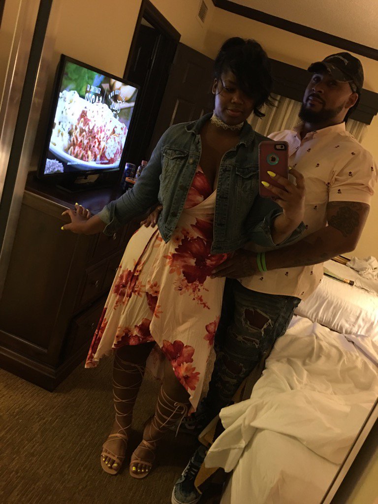 Jayecane's tweet photo. #NationalGirlfriendDay @universalllibra ❤️ https://t.co/NGgrW86mdf
