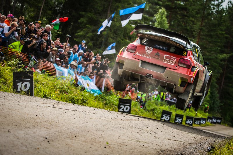 TotalEnergiesAR's tweet image. ¡The floor is lava! 🌋🔥 #WRC #RallyFinlandia #EspectáculoTOTAL 😱🇫🇮