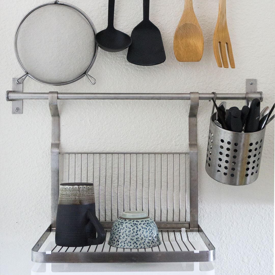 Taskrabbit's tweet photo. Have limited counter space? Hang your most used tools to save space! https://t.co/vq7UKPvgR2 #TaskTip https://t.co/i2shaWg4Nh