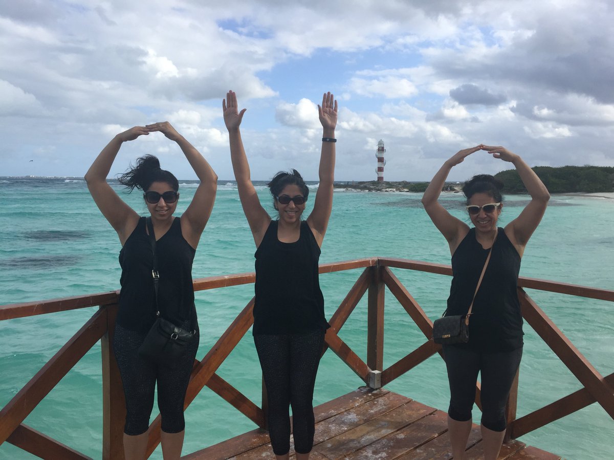 OhioState's tweet image. Buckeyes shine light wherever they go. #OHIO