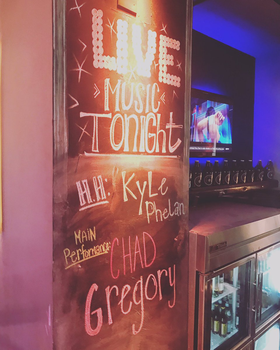 copperbluesPHX's tweet image. Downtown Phoenix welcomes @johnmayer tonight! Come pre-game &amp;amp; enjoy the musical stylings of Kyle Phelan for HH! (3-6pm) &amp;amp; Chad Gregory @7:30
