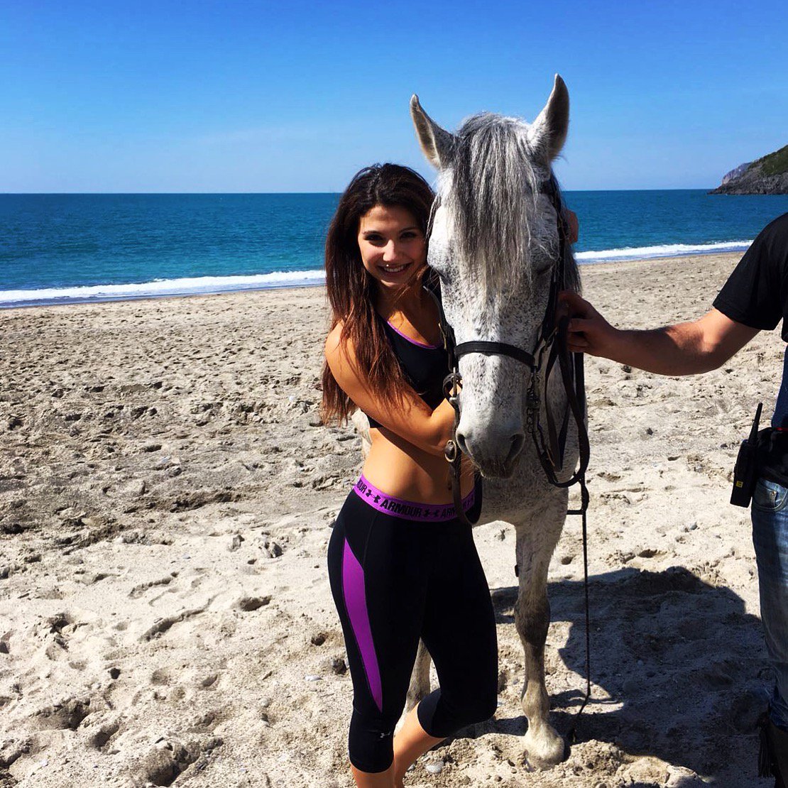 impactphoneapp's tweet photo. @AndieVasiliou talks Impact
https://t.co/zVvmEnR1VV #actress #wonderwoman #model #rolemodel #femalerolemodel #fiena #charity #Philosophy https://t.co/uCJff7fdnA
