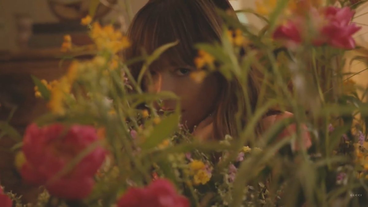 jenni_payan's tweet photo. Estoy tan orgullosa de ella!!!! La admiración que siento por ella no me cabe en el pecho #DakotaJohnson #Gucci #InBloom #ProudFan https://t.co/WaTgttzxS7